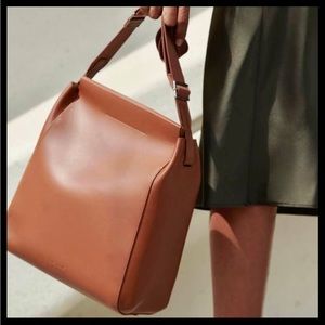 Everlane Form Bag Cognac Leather Crossbody